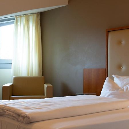 Hotel Am Blauen Wunder Drážďany Exteriér fotografie